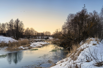 Зимний рассвет / Раннее утро. Солнце окрасило небо и воду...