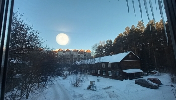 иллюзия / снято через стекло окна