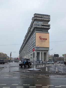 площадь Серпуховская Застава / ***