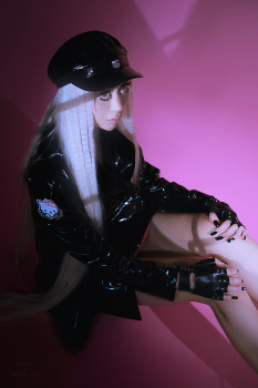 Hello Kitty Police / ***