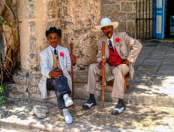  / L'Havana - personatges a la plaça de la Catedral - Cuba