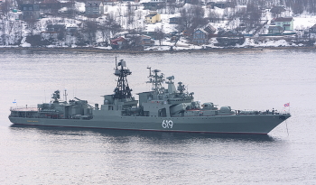 "Североморск" / Большой противолодочный корабль на рейде Мурманска
