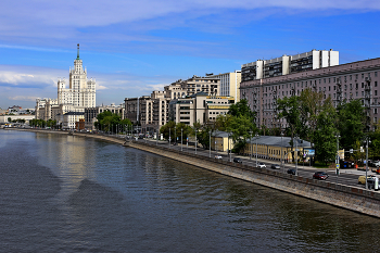 Гончарная набережная / Гончарная набережная Москва-реки. Май 2023.