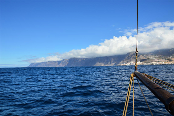  / Going to Los Gigantes Port wit a boat