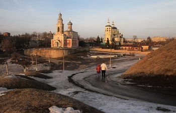 Оттепель в старом городе С. / Сюжет из Подмосковья. Серпухов 2015год.
