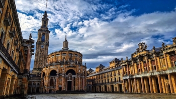 / Gijón - antiga Laboral, actualment ciutat de la cultura - Astúries