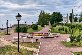 Петровский сквер. / Архангельск, Набережная Северной Двины.