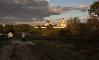 Весной по вечеру / Высоцкий монастырь. Серпухов, весна 2023год.