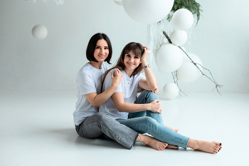 &nbsp; / Family photo session in the studio