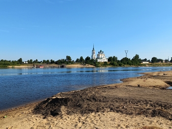 река Вычегда в Сольвычегодске (Архангельская область) / ***