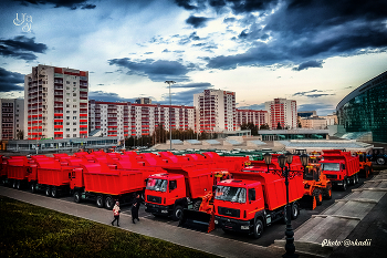 Автомобили, автомобили... / Участник тематического конкурса 35AWARDS: Автомобили. По результатам основного голосования работа автора вошла в TOP 29% лучших фотографий конкурса. Всего участие приняло 2796 человек из 96 стран и 889 городов. В общей сложности на конкурс было подано 11913 фотографии.