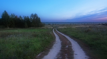 Сентябрьские сумерки / Пригород, Подмосковье.