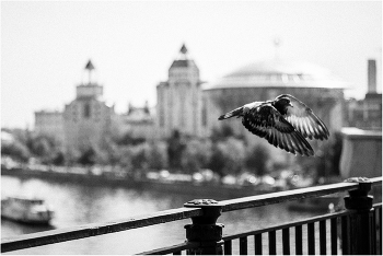 Над Москвой / Большой Устьинский мост