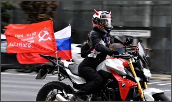 .... Закрытие мото сезона . Москва . Садовое кольцо . Мото пробег ..... / репортажное фото