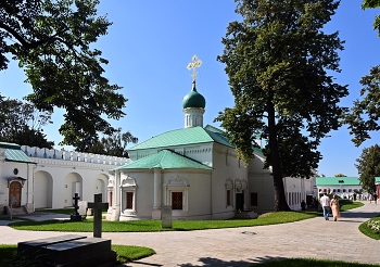 Новодевичий монастырь / лето, прогулка