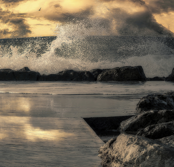 Волна. / Средиземное море.