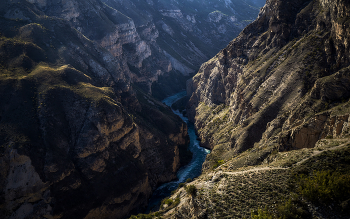 пробивая путь / р. Сулак, Дагестан