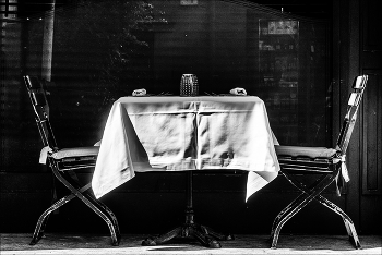 натюрморт. центральная композиция. / горизонта посередине не хватает