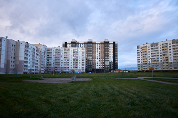 В новом районе / ***