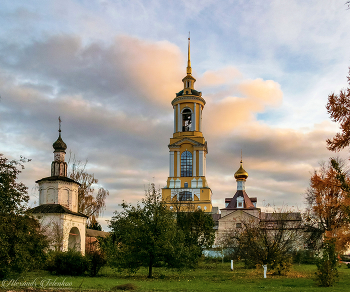 Суздаль. В Ризоположенском женском монастыре. / ***