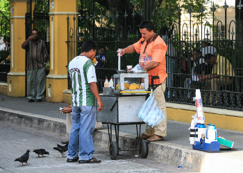 Заморить червячка / напиток, просьба, смешать, но не взбалтывать