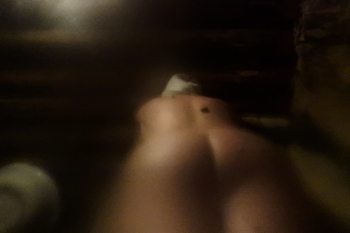  / ***