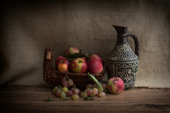 Яблоки в корзинке...Натюрморт осенний... / 07-09-2025.