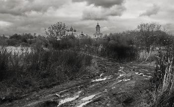 По распутице / Осенний сюжет из Серпухова 2012 год.