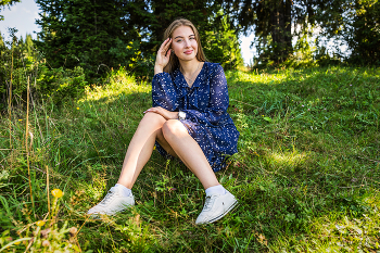 Девушка на полянке / ***