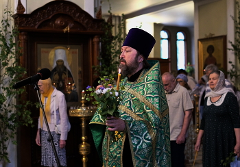 Монастырь. Праздничная служба. / Всенощное бдение.