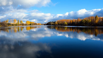 Озеро. Осень. / Цнянское водохранилище. Минск. Беларусь. 29.10.2025