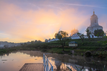 Светает. / Серпухов Высоцкий монастырь
