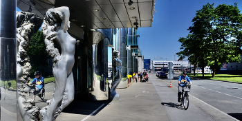 Таллинский этюд / Отель на Портовой улице (эст. Sadama tanav) в Таллине.