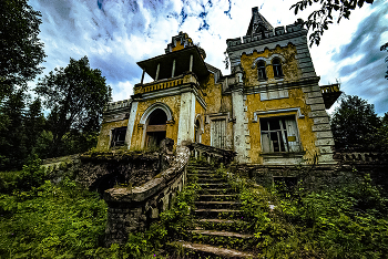 Заброшенная усадьба. / Бывшая усадьба 19 века.