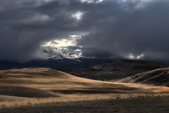 В горах дождь / ***