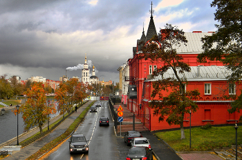 После дождя в осеннем городе / После дождя в осеннем городе