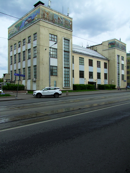 Кожевническая улица / Кожевническая улица в Москве. Академия спортивных искусств. Май 2024.