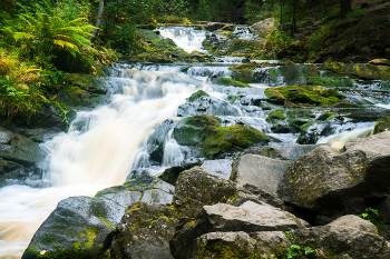 Водопад на реке Ихаланйоки в Карелии / Долина водопадов