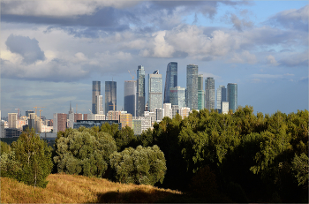 &nbsp; / Вид на Москва-Сити с холмов Крылатского.