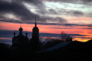 &nbsp; / Церковь Троицы Живоначальной, построенная в 1812 году. Расположена на реке Катка (притоке р. Корожечна)