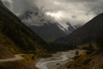 Осень на Кавказе / Хмурый вечер