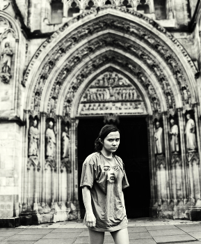 Шесть епископов / У входа в собор Святого Андрея (Бордо, Франция)