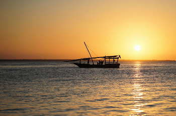Занзибарский закат. / Снято на телефон.