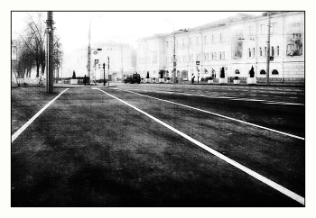 Город просыпался / ***