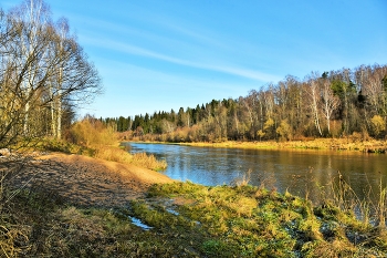 &quot;Нам осень подарила красоту, сама ушла, почти что без одежды...&quot; / &quot;Нам осень подарила красоту!
 Сама ушла, почти что без одежды!
 Как редко можно встретить в жизни ту,
 Кто все отдаст, вернув тебе надежду ...&quot;
 И.Расшивалова