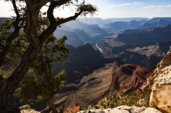 Мохаве / Mohave Point, Grand Canyon National Park
С точки открывается вид на реку Колорадо в глубине каньона.
Мохаве (англ. Mohave/Mojave, самоназвание — Aha macave, букв. «(живущие) вдоль воды») — индейский народ, проживающий в настоящее время в двух резервациях на реке Колорадо
