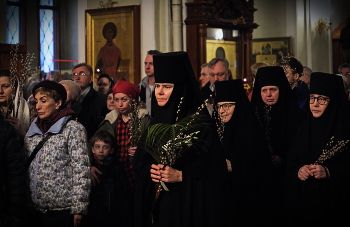 Монастырь. Праздничная служба. / Всенощное бдение. На Святое помазание...