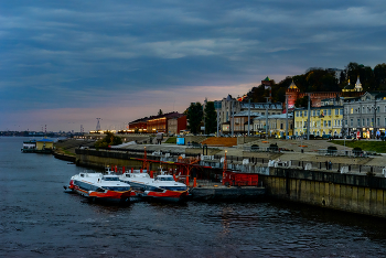 У причала. / Волга. Набережная . Нижний Новгород.