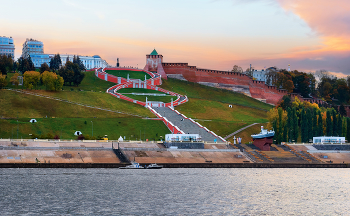 Чкаловская лестница. / Набережная Нижнего Новгорода. Вид на кремль .