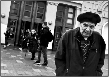 ..... - Куда же ты , Макарыч ? ..... / уличный сюжет